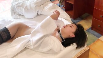 幫黑絲小母狗帶上狗鏈拉著狗鏈狂插一字碼高難度動作啪啪激爽