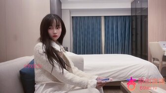 約炮極高顏值女大生 細腿大長腿 真的很好操