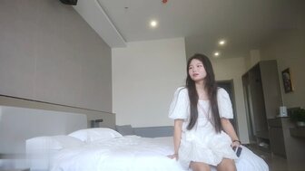 Hookup a 19 years-old teen girl, she felt pain when she gets fucked hard