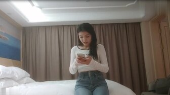 約炮黑絲淫女 瘋狂活塞抽插兩次高潮翻白眼