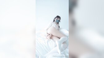 「香港極品美少女」一線嫩穴美少女鏡頭前假陽具自慰