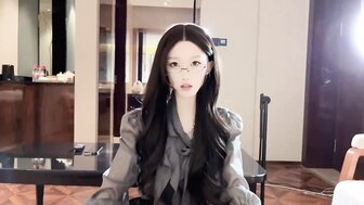 The conspiracy of secretary: Sexy secretary seduces her boss