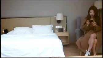 高價約操大奶細腰美女 大白美臀騎乘配合不同體位