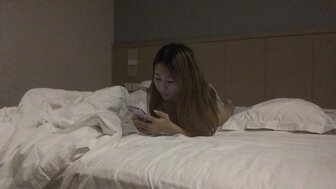 小哥教你如何軟磨硬泡把害羞學生妹上了 教她如何口交推倒啪啪[2]