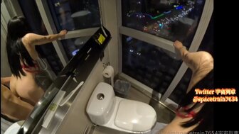 酒店約炮廁所窗邊後入 太刺激淫水聲啪啪響不停