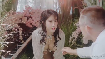 爆乳漂亮美人魚和博士在花叢中啪啪 畫面唯美