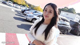 FC2PPV4428530 Beautiful woman looks like a artist can't control her sexual desire and having sex in wild while getting orgasm