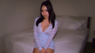 爆乳淫蕩美女深喉吃雞巴 被無套爆菊射的滿滿