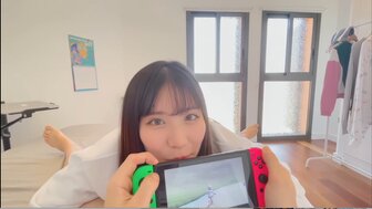 Busty girlfriend gave blowjob while playing game