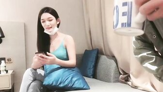 Hookup a pretty girl with slender body who is confident that make a man ejaculate within 20 minutes