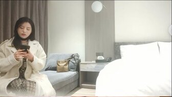 Hookup a busty and lovely girl, and took off the condom during doggy fucking