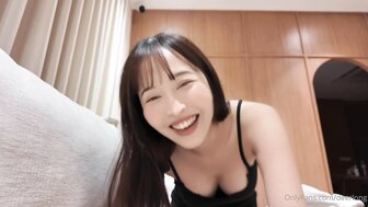 甜心正妹教科書口交教學 無辜可憐眼神令人忍不住