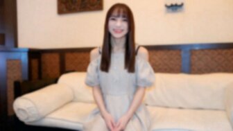 FC2PPV4685259 美麗的日本混血少女笑容甜美 被射滿滿示忘甜笑