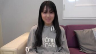 FC2PPV4692690 甜美的女孩引誘年長男人 使他將大量精液注入她敏感的白虎穴裡[Part1]