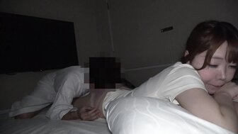 FC2PPV4738616 和身材苗條女孩在炎熱房間激戰香汗淋漓[Part1]