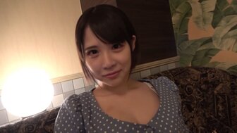 FC2PPV4736166 在交友網站上發現一個可愛的女孩翹起臀部抽搐著 最後她還求著中出