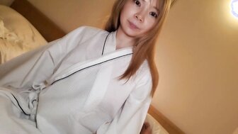 FC2PPV4769472 淫妻在危險日出軌 因浸醉在肉棒帶來的快感中被內射滿滿[Part2]