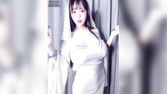 第一次看見這麼可愛的幽靈 超巨大乳房令人很想遇鬼