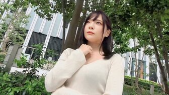 FC2PPV4811752 Cumshot inside a elegant and lovely beauty's pussy