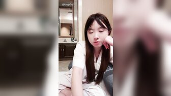 Pure girl seduces her boyfriend to fuck her in hotel