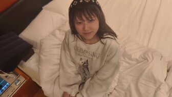 FC2PPV4870876 20歲少女用60cm長的假肉棒深入小穴和菊花 像噴泉一般潮吹