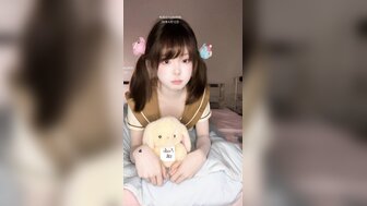 可愛雙馬尾校花趴在床上被男同學操到語無倫次