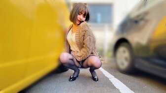 230ORECO051 Hot babe got orgasm when playing remote vibrator on street