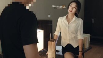 Horny editor seduced her writer as reward