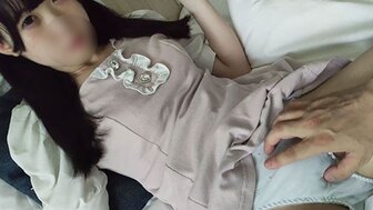 FC2PPV3078839 白晢天真童顏少女強忍爽感不敢叫出聲