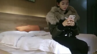 Hookup a fair-skin girl who has a sexy moaning voice